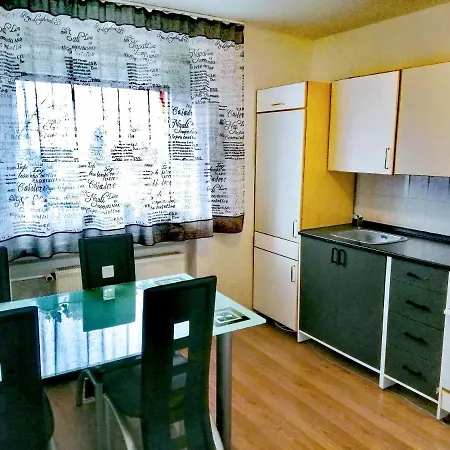 Bismarck Apartment *